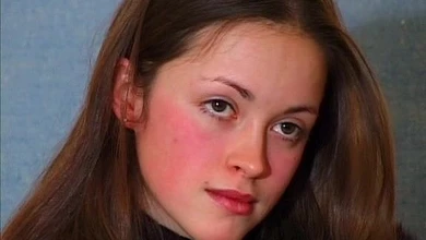Русская студенточка 18-ти лет в первый раз ебётся в пизду и в очко прямо на кастинге Вудмана